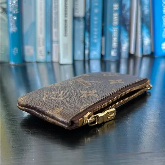 Louis Vuitton Monogram Key Pouch - Picture 12 of 14